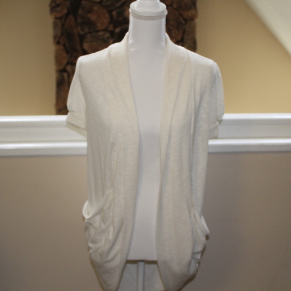 NWOT! Arden B Size Medium cardigan Bone Color